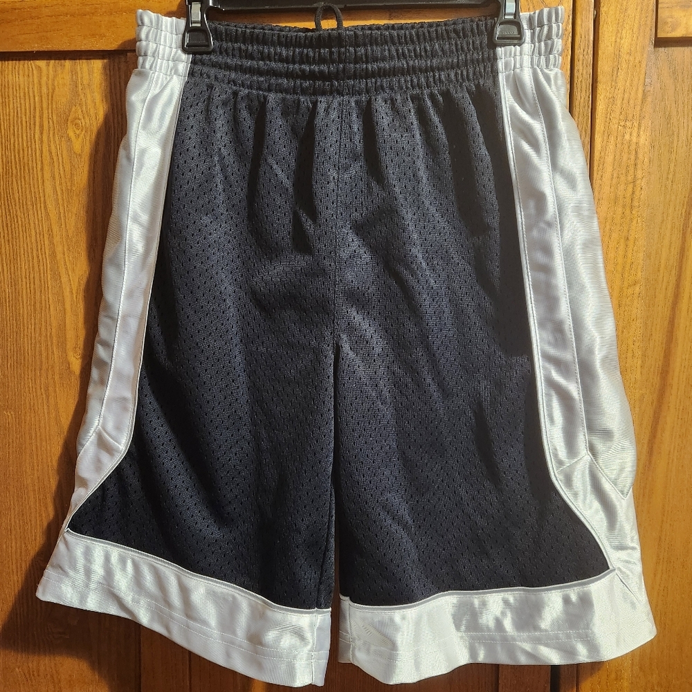 Champs Sports Men's Black and Silver Athletic/Basketball Shorts Size Medium NWOT